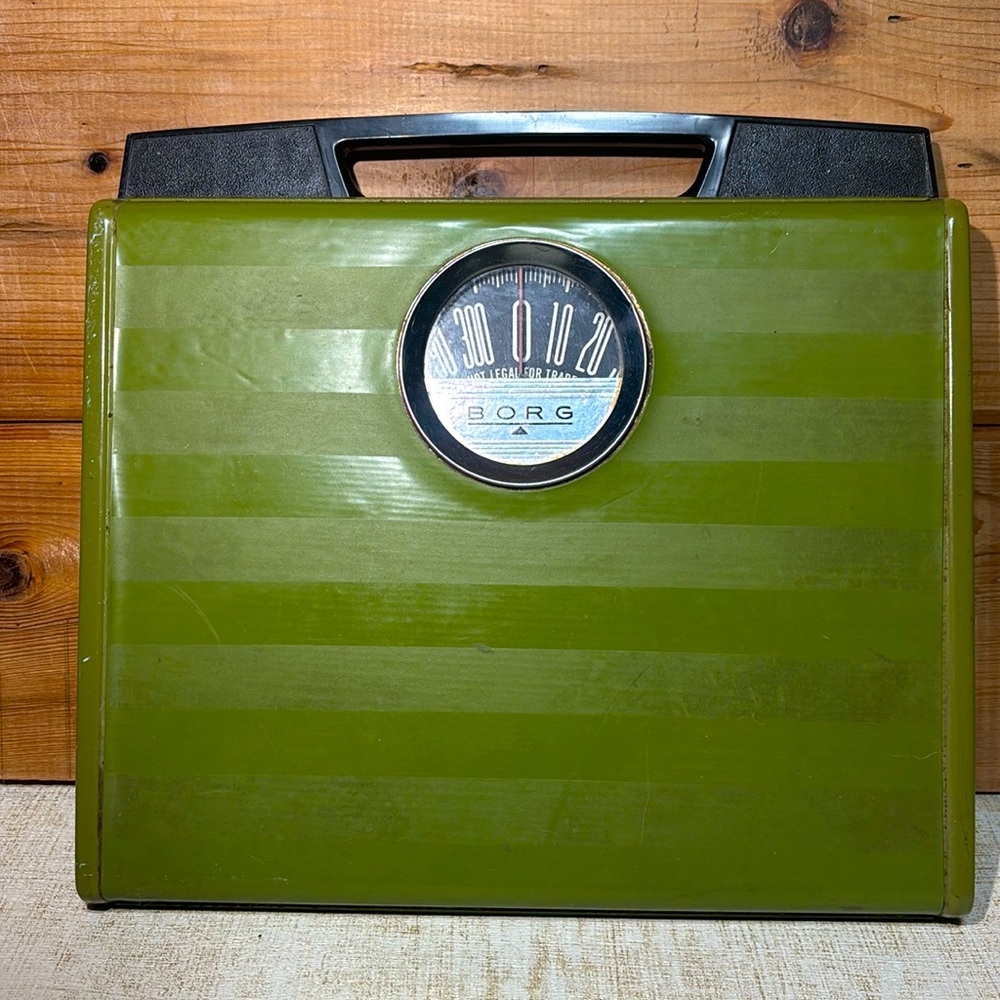 Vintage "Borg" MCM 1960's Bathroon Scale - Olive Green